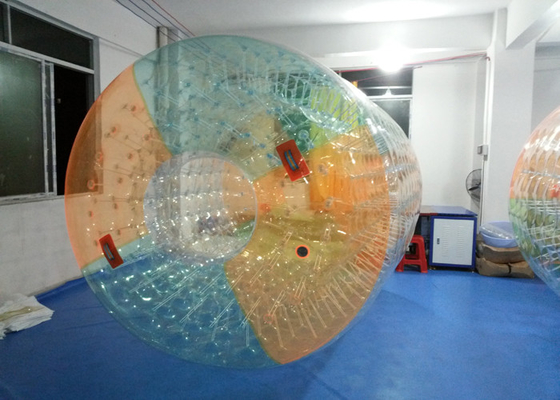 Китай Цветастый шарик ролика воды PVC 0.8mm раздувной для напольного парка морской воды поставщик