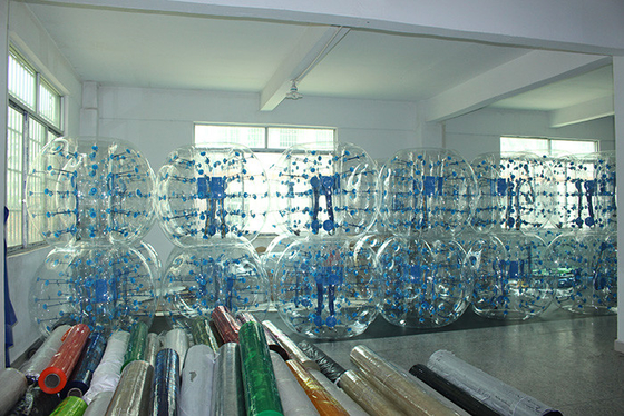Китай Футбол шарика пузыря шарика бампера голубого mmTPU многоточия 0,7 раздувной поставщик